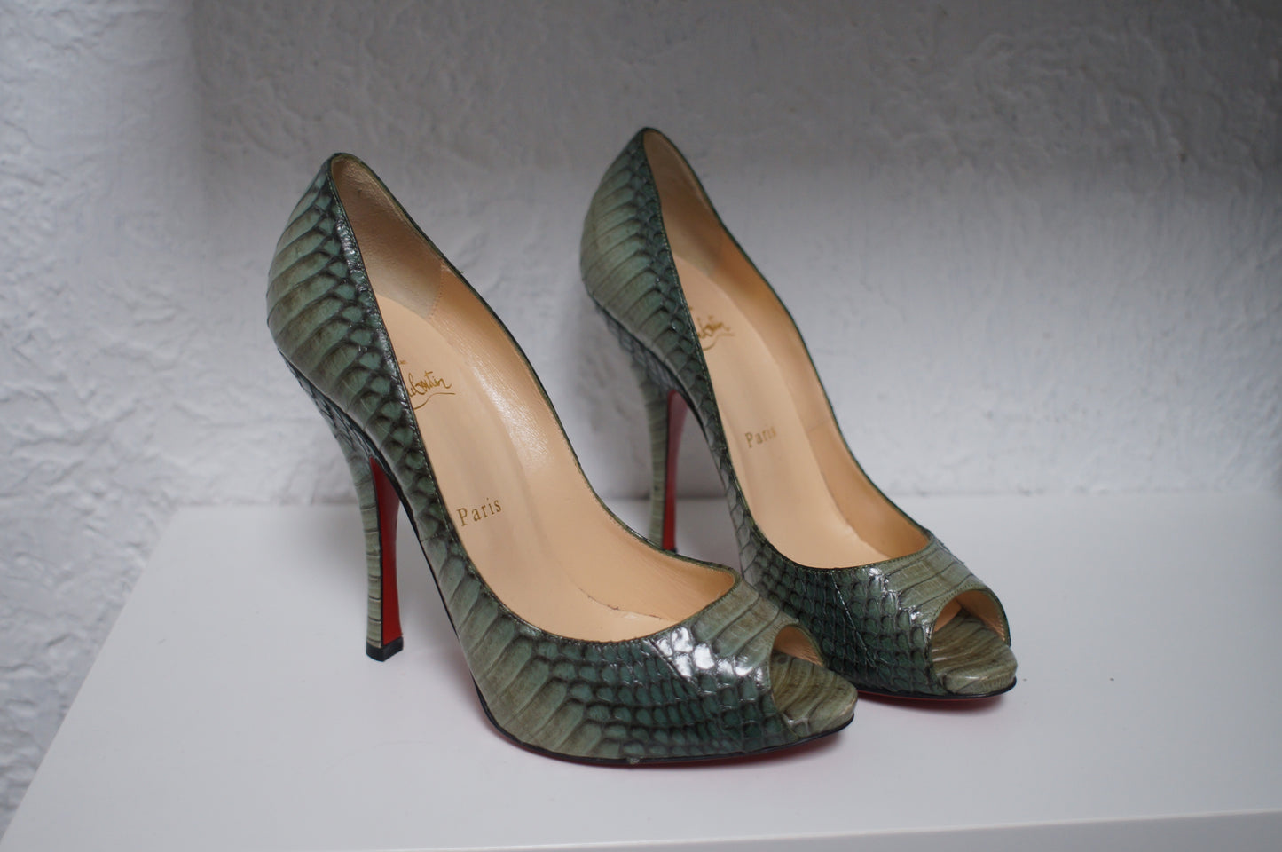 Christian Louboutin magas sarkú cipő