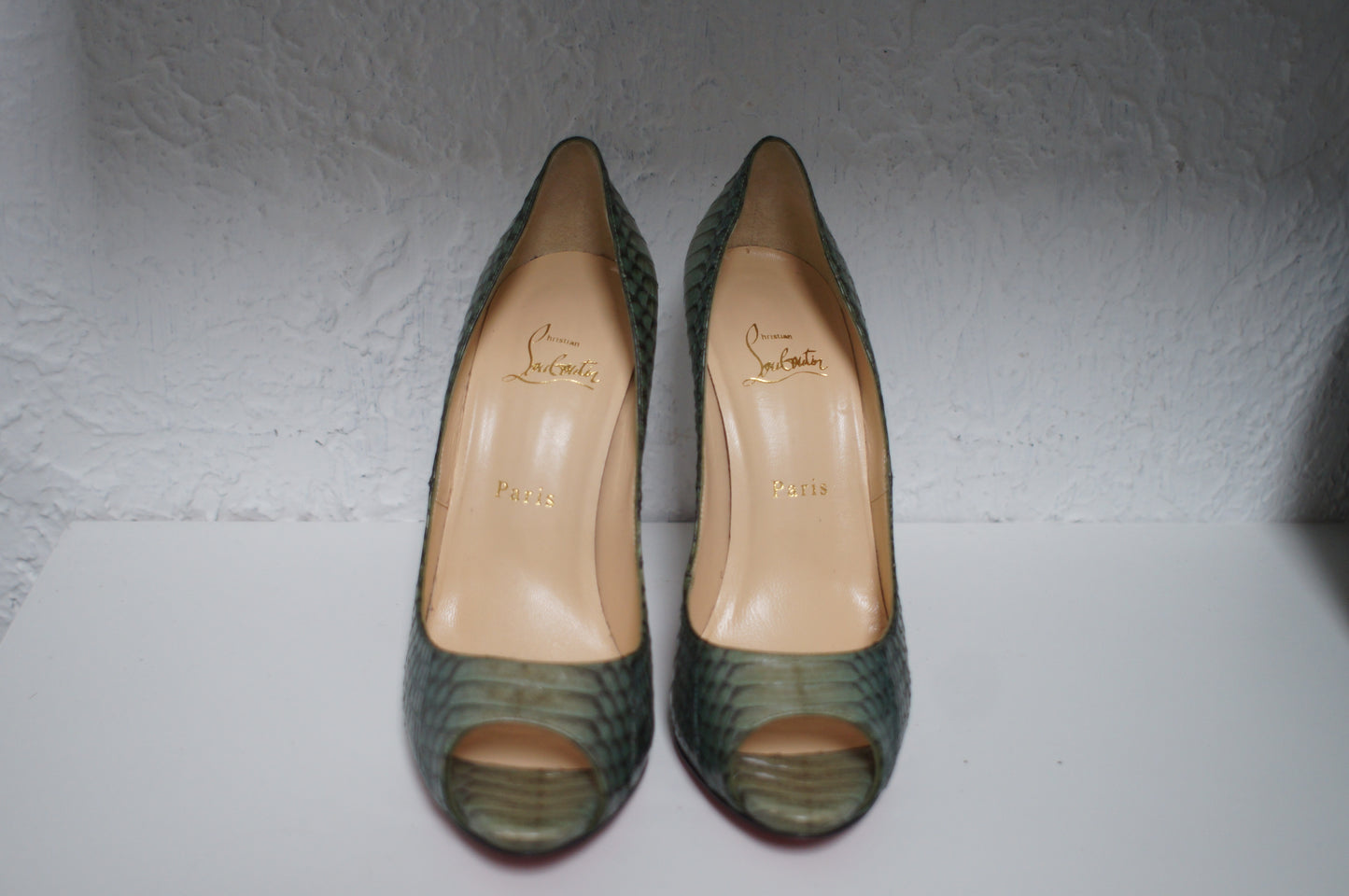 Christian Louboutin magas sarkú cipő