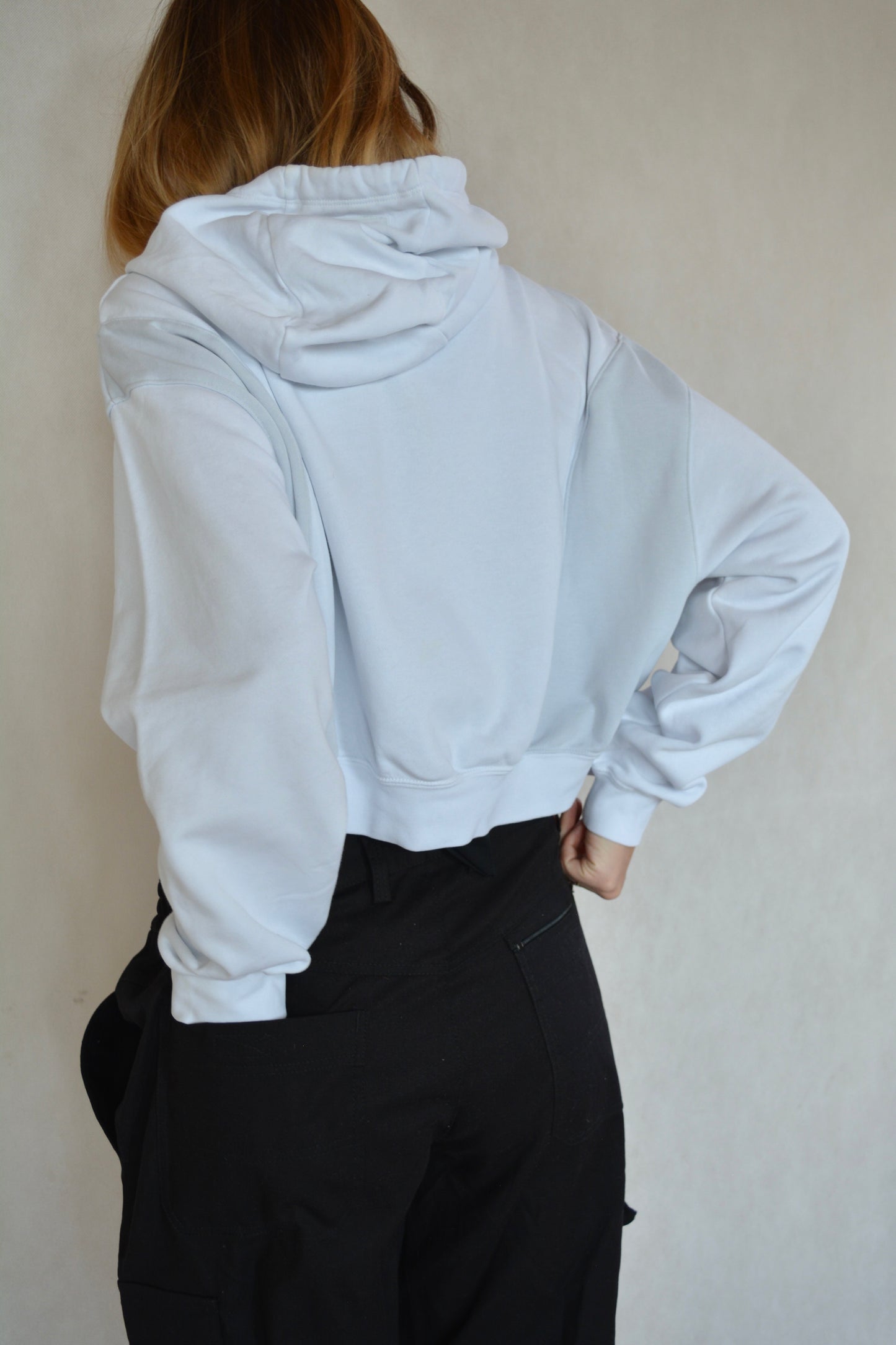 Cropped Nike pulóver